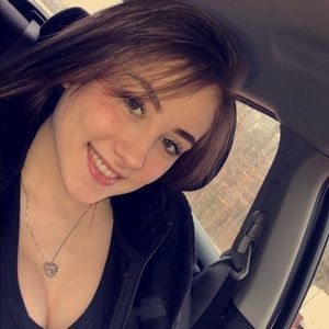 Meet your Posher, Alexis